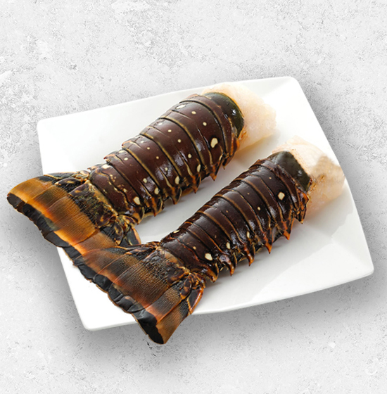 生凍龍蝦尾(剖半) /隻